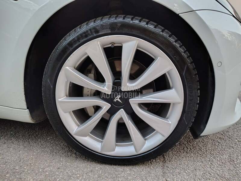 Tesla Model 3 Long Range
