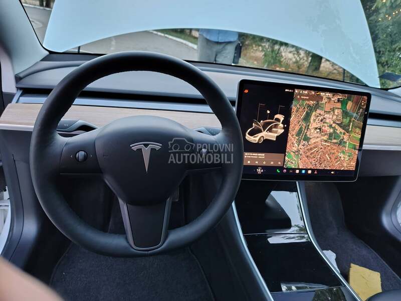 Tesla Model 3 Long Range