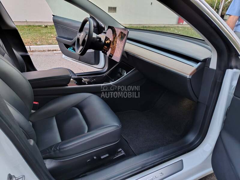 Tesla Model 3 Long Range