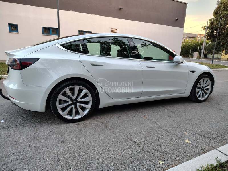 Tesla Model 3 Long Range