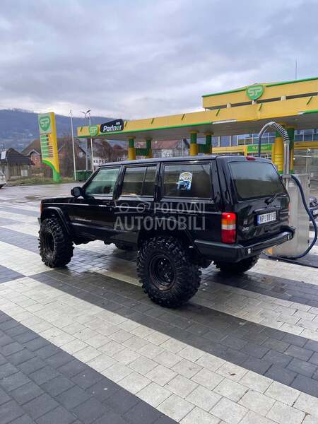 Jeep Cherokee 