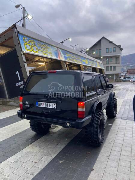 Jeep Cherokee 