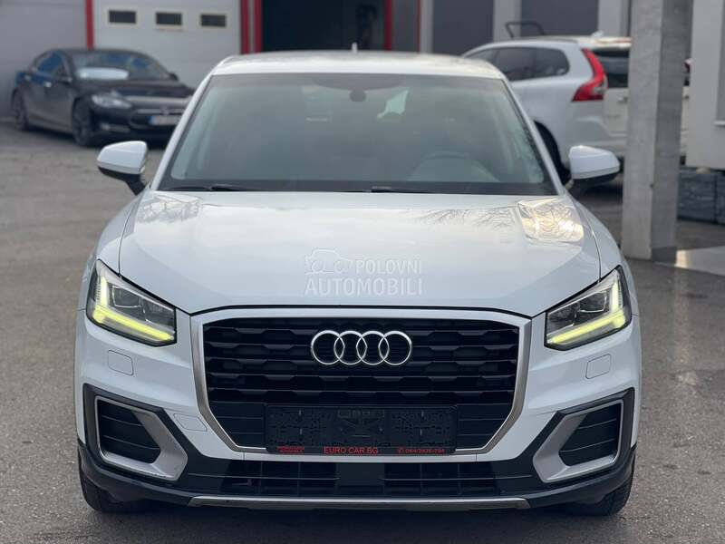 Audi Q2 L E D  N A V I