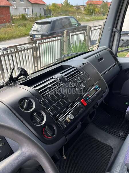 Mercedes Benz atego 818