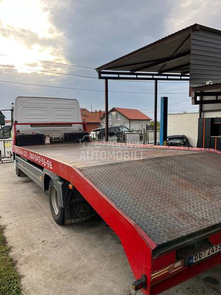 Mercedes Benz atego 818