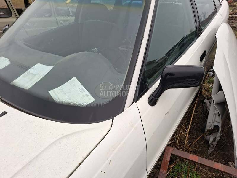 Audi 80 -  kompletan auto u delovima