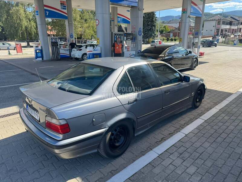 BMW 320 320