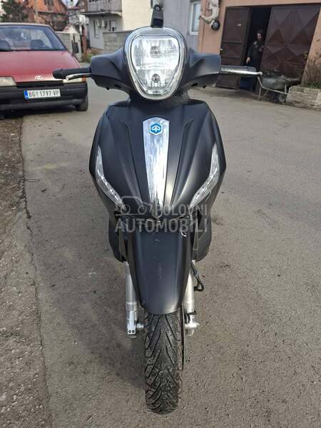 Piaggio Beverly 350