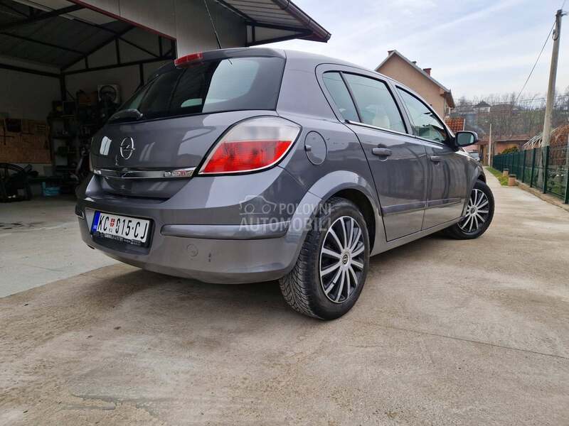 Opel Astra H 1.9