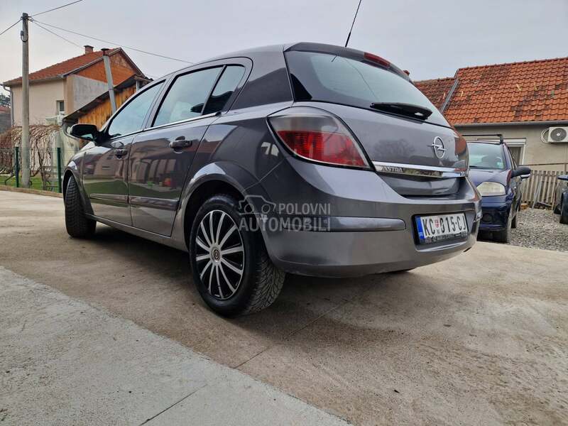 Opel Astra H 1.9