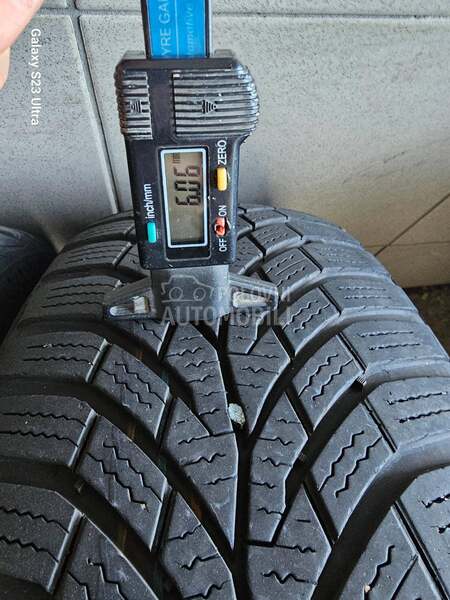 Continental 185/60 R15 Zimska