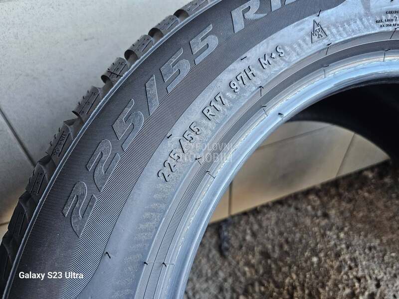 Pirelli 225/55 R17 Zimska