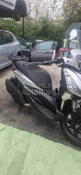 Piaggio Beverly S 400 Hpe