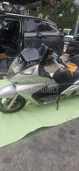 Honda Silver Wing 600cc
