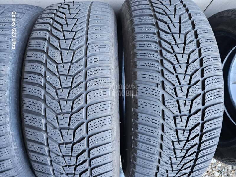 Hankook 235/60 R18 Zimska