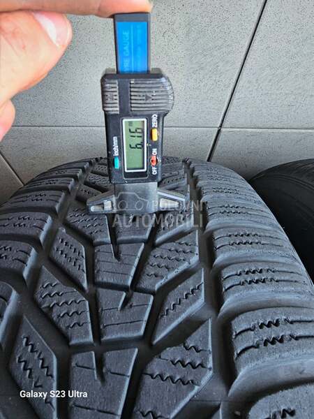 Hankook 235/60 R18 Zimska