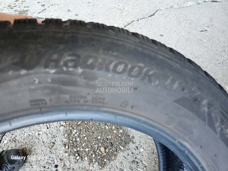 Hankook 235/60 R18 Zimska