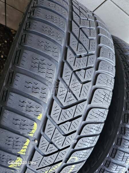 Pirelli 215/55 R17 Zimska