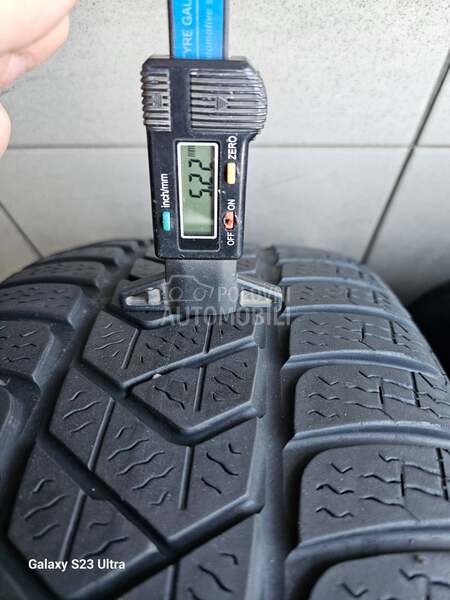 Pirelli 215/55 R17 Zimska