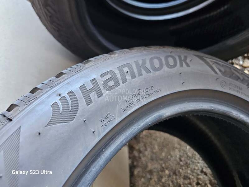 Hankook 215/55 R17 Zimska