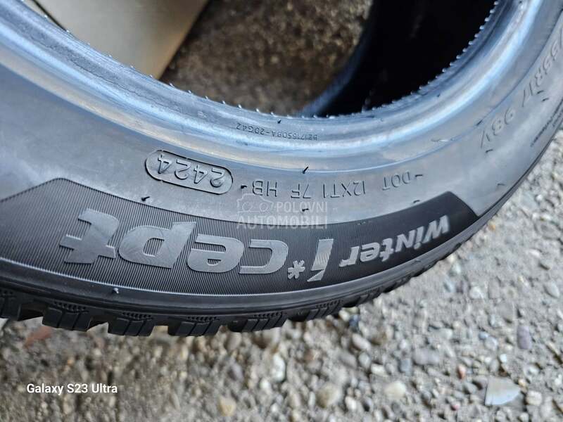 Hankook 215/55 R17 Zimska