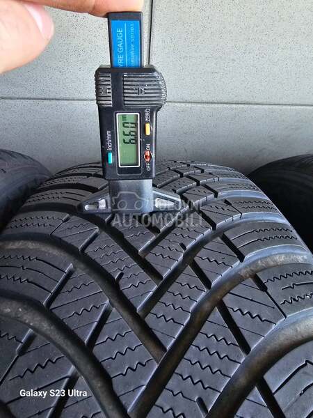 Hankook 215/55 R17 Zimska