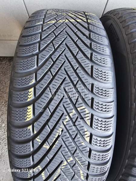 Pirelli 215/55 R17 Zimska