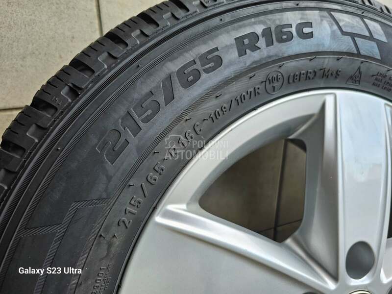 Pirelli 215/65 R16 Zimska