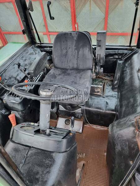 John Deere 3140 lepo sačuvan