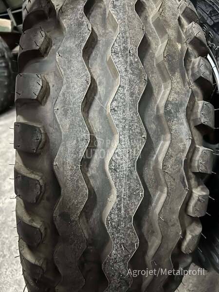 Ostalo 12.5/80 R15.3