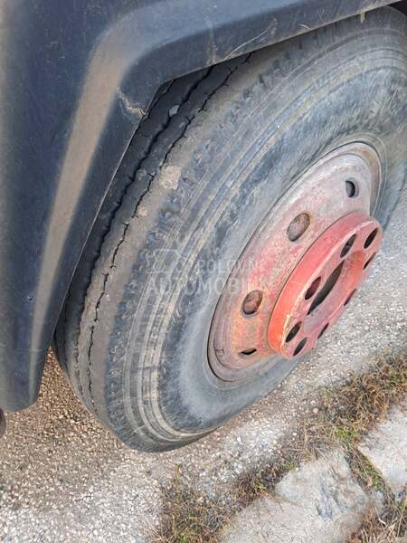 TAM Tam 130 sa dizalicom