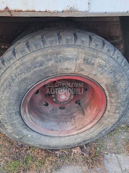 TAM Tam 130 sa dizalicom