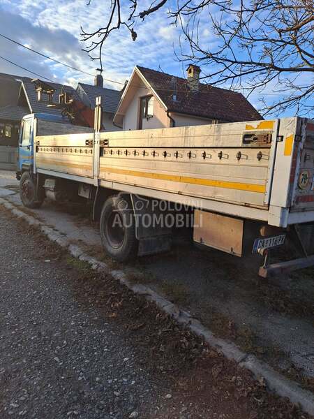 TAM Tam 130 sa dizalicom