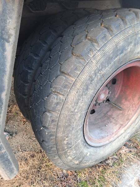 TAM Tam 130 sa dizalicom