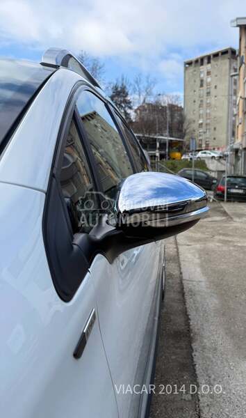 Peugeot 2008 1.2 PURE TECH PERLA