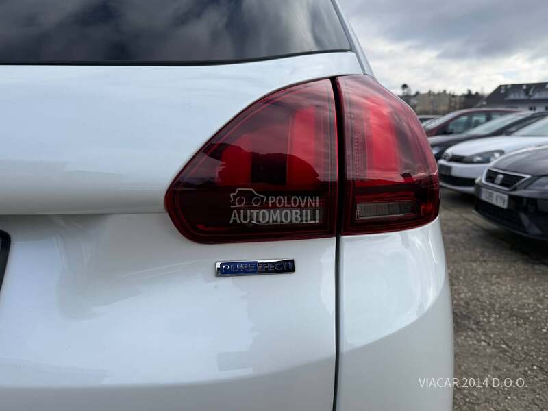 Peugeot 2008 1.2 PURE TECH PERLA