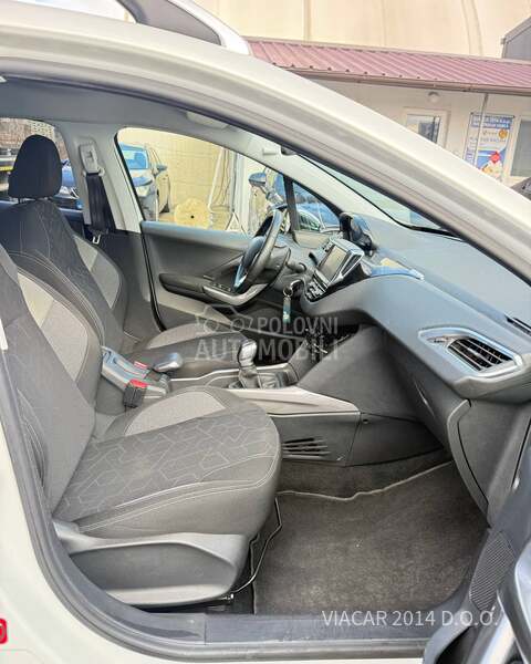 Peugeot 2008 1.2 PURE TECH PERLA