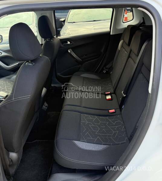 Peugeot 2008 1.2 PURE TECH PERLA