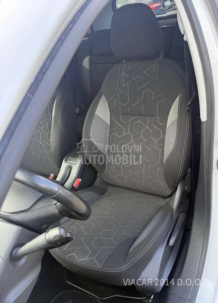 Peugeot 2008 1.2 PURE TECH PERLA