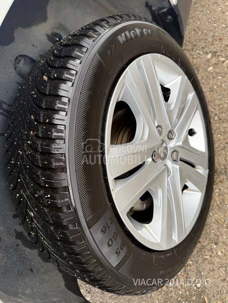 Peugeot 2008 1.2 PURE TECH PERLA