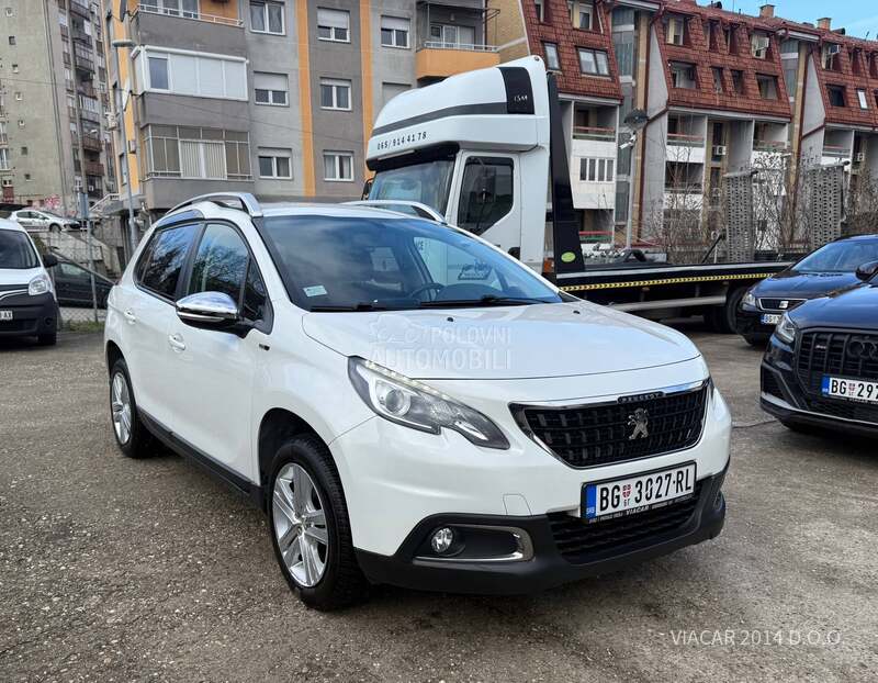 Peugeot 2008 1.2 PURE TECH PERLA