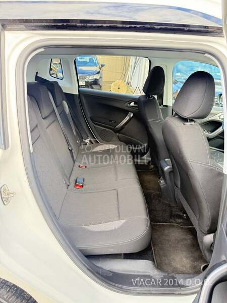 Peugeot 2008 1.2 PURE TECH PERLA