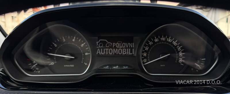 Peugeot 2008 1.2 PURE TECH PERLA