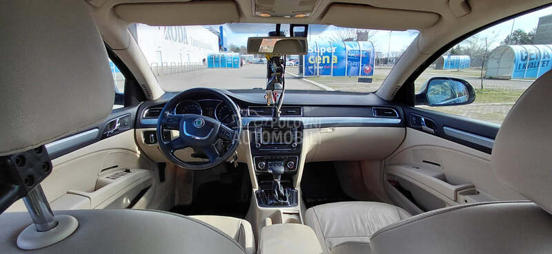 Škoda Superb 