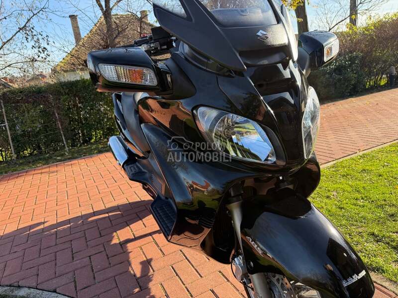 Suzuki Burgman 650 EXECUTIVE