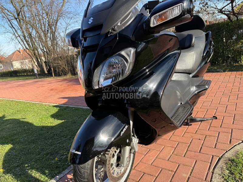 Suzuki Burgman 650 EXECUTIVE