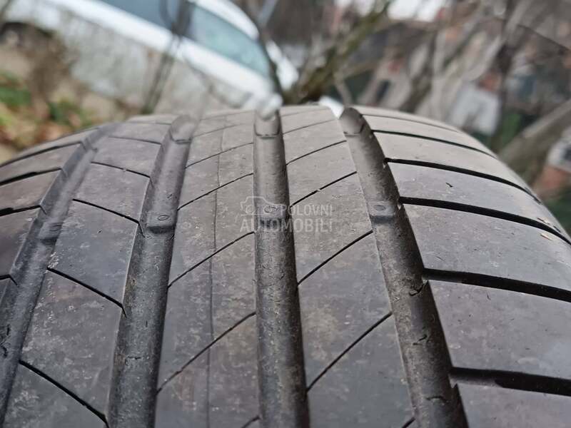 Bridgestone 215/65 R16 Letnja