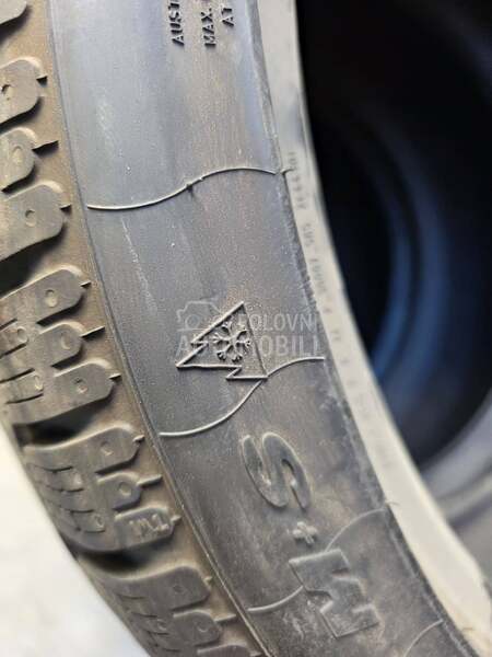 Pirelli 235/40 R19 Zimska