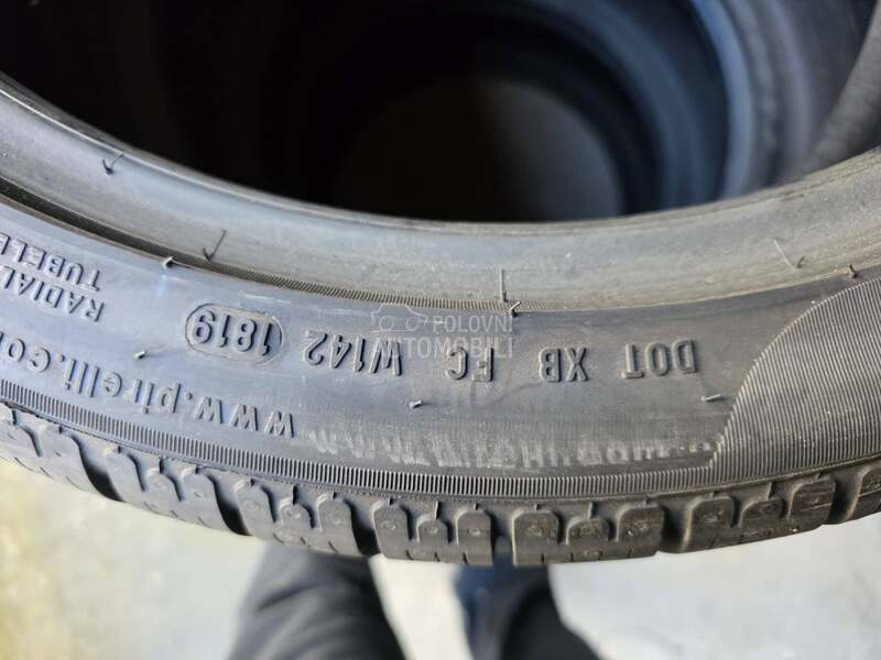 Pirelli 235/40 R19 Zimska