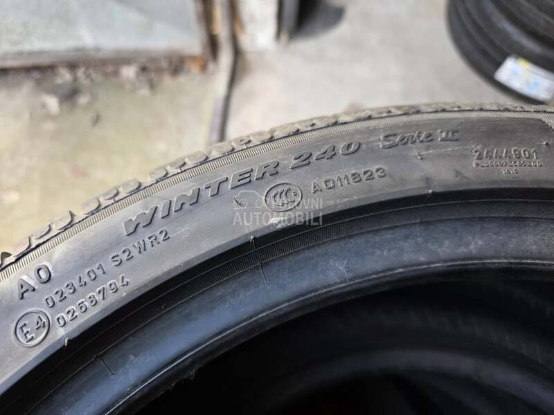 Pirelli 235/40 R19 Zimska
